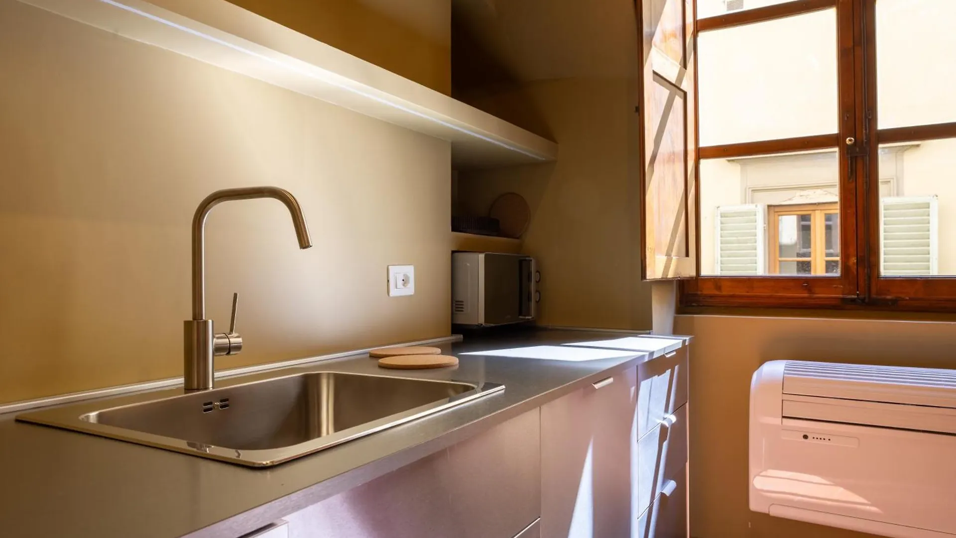 Renaissance Tower Apartment Florence