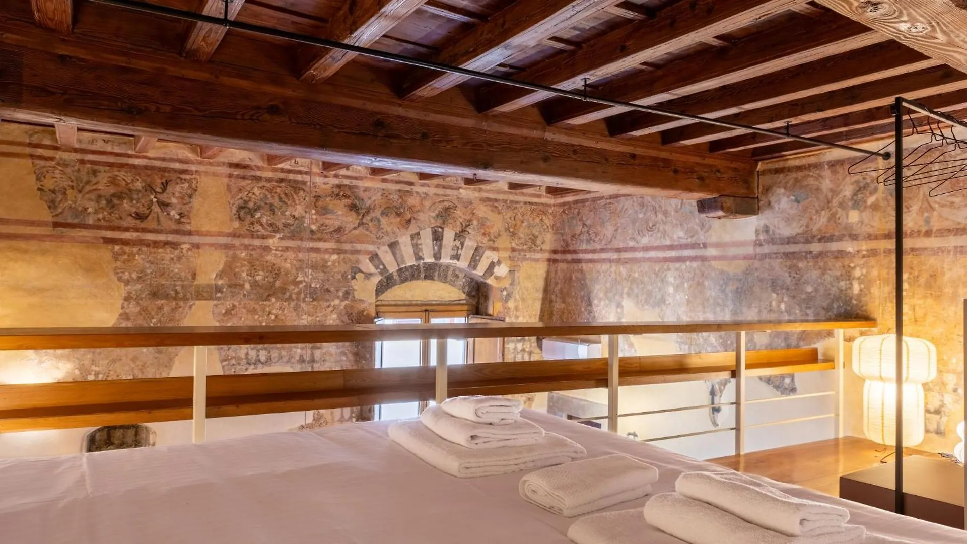 Renaissance Tower Apartment Florence